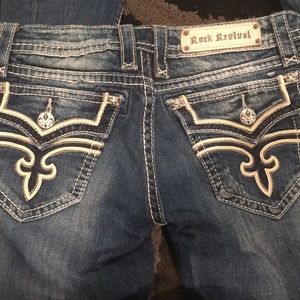 Authentic Rock Revival Jeans 29